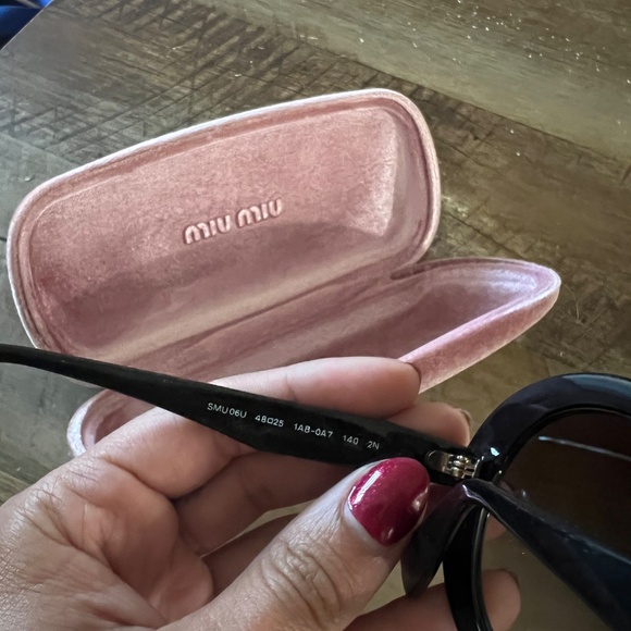 Miu Miu sunglasses - Picture 4 of 4